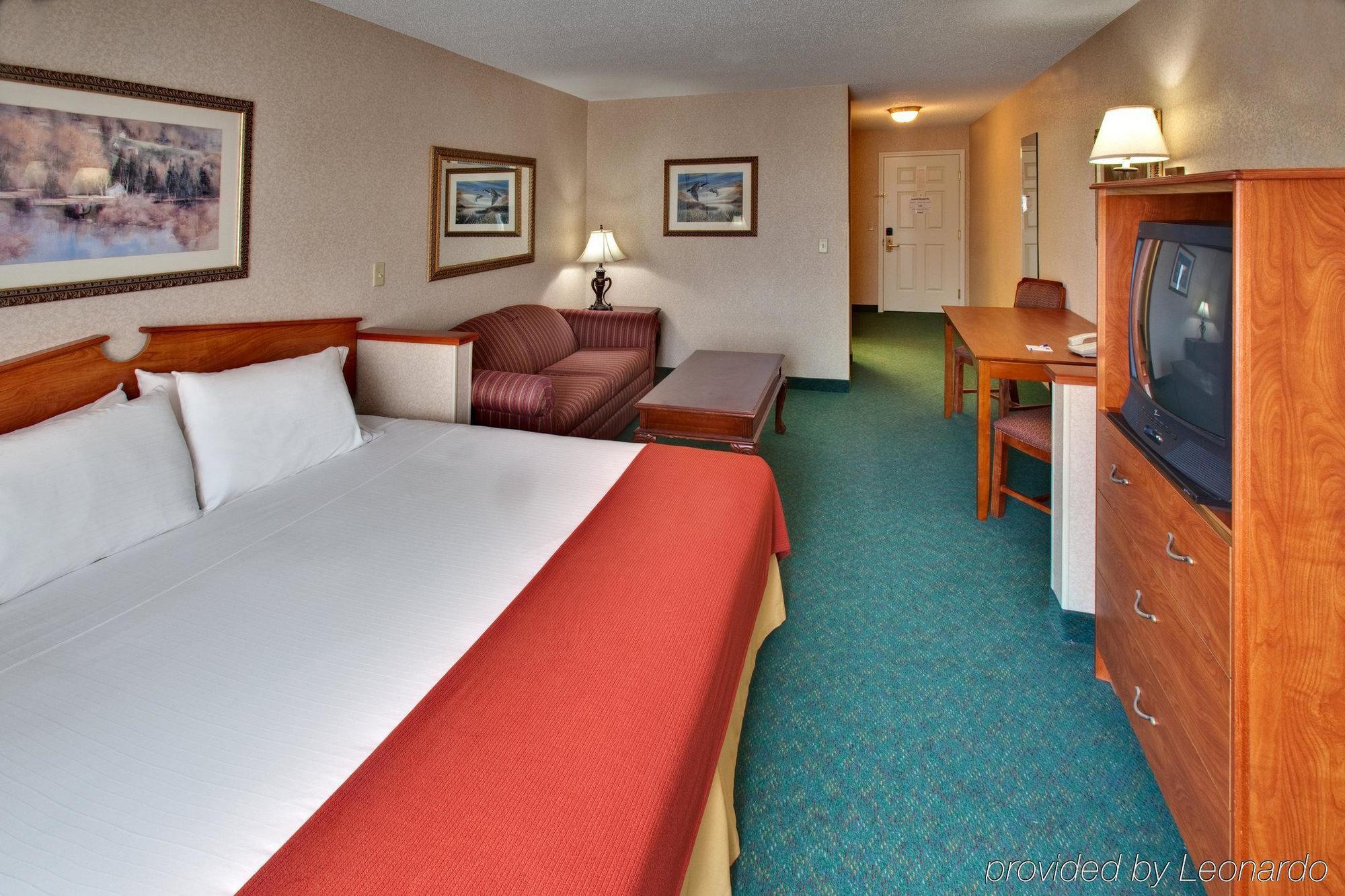 Holiday Inn Express & Suites Vermillion, An Ihg Hotel Phòng bức ảnh
