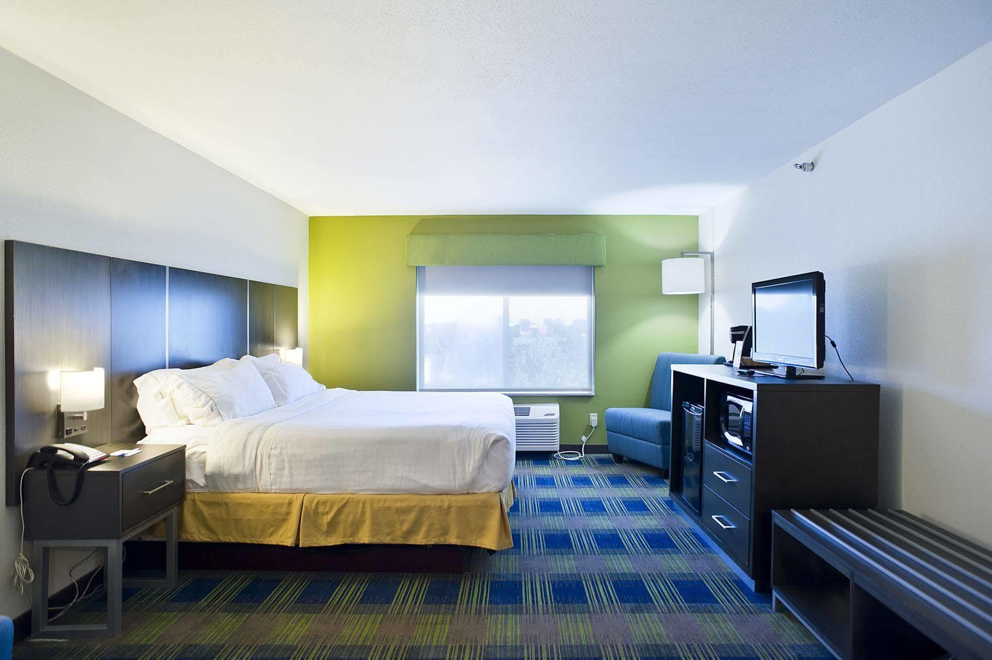 Holiday Inn Express & Suites Vermillion, An Ihg Hotel Ngoại thất bức ảnh
