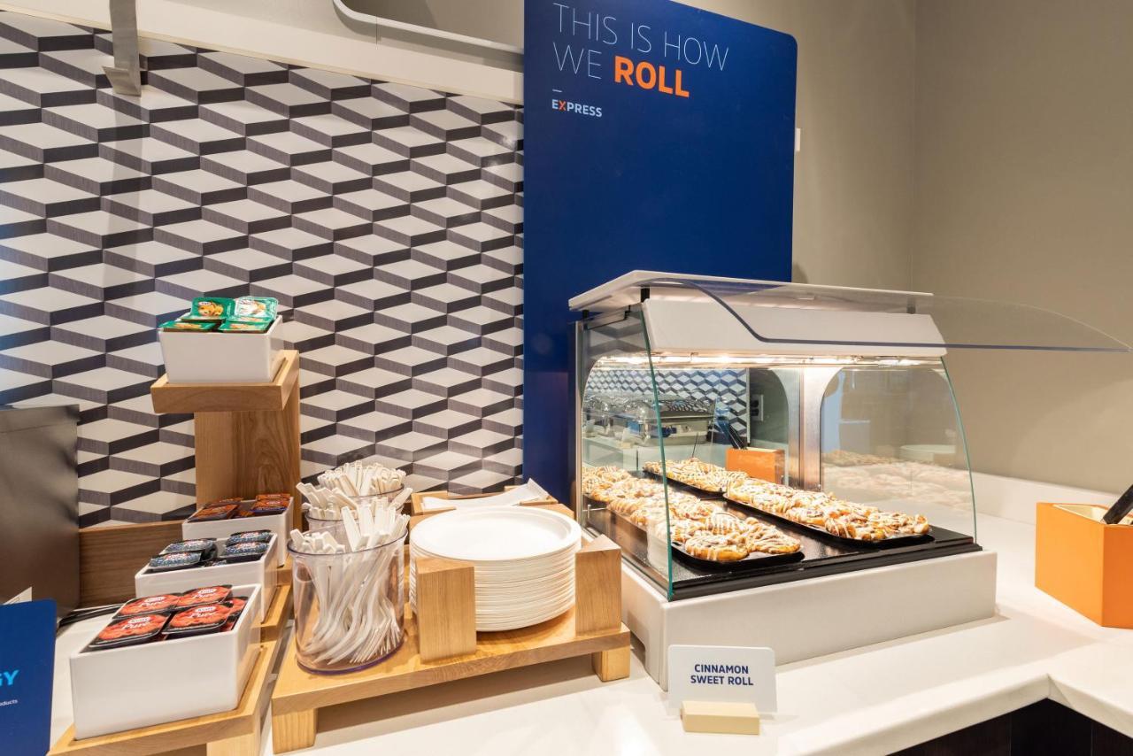 Holiday Inn Express & Suites Vermillion, An Ihg Hotel Ngoại thất bức ảnh